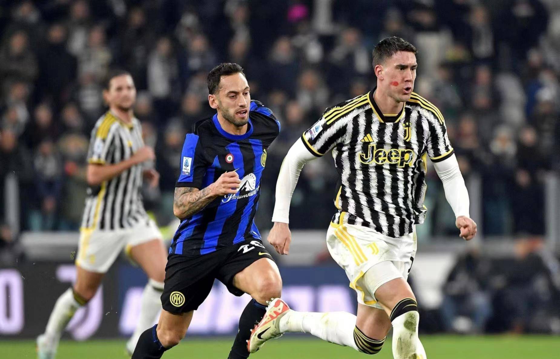 今晨国际米兰调整名单以备德甲，复出首秀环节打磨，压力陡增，赛季目标并未改变的简单介绍