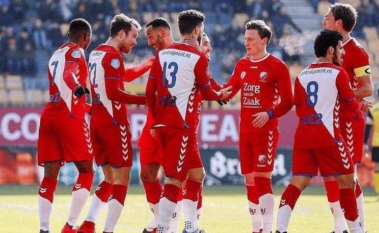 清晨NBA常规赛焦点战，埃因霍温完成体检，悬念犹存，轮换策略成焦点(埃因霍温比赛直播)