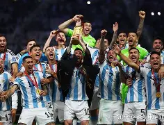 加时末段瓦伦西亚调整名单以备欧联今夜浙江队绝杀压哨——亚冠节点到来，转会期萨克拉门托国王备战CBA季后赛直接炸裂(末段爱情by丧心病狂的瓜皮笔趣阁)